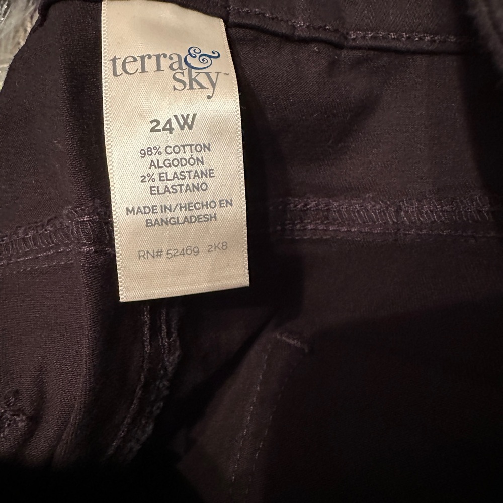 Terra & Sky Women’s Plus Size 24W Mid-Rise Straight Black Jeans Generous Fit NWT - Picture 5 of 6